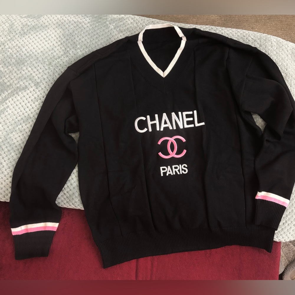 CHANEL V-Neck Sweater in Black with Pink Details